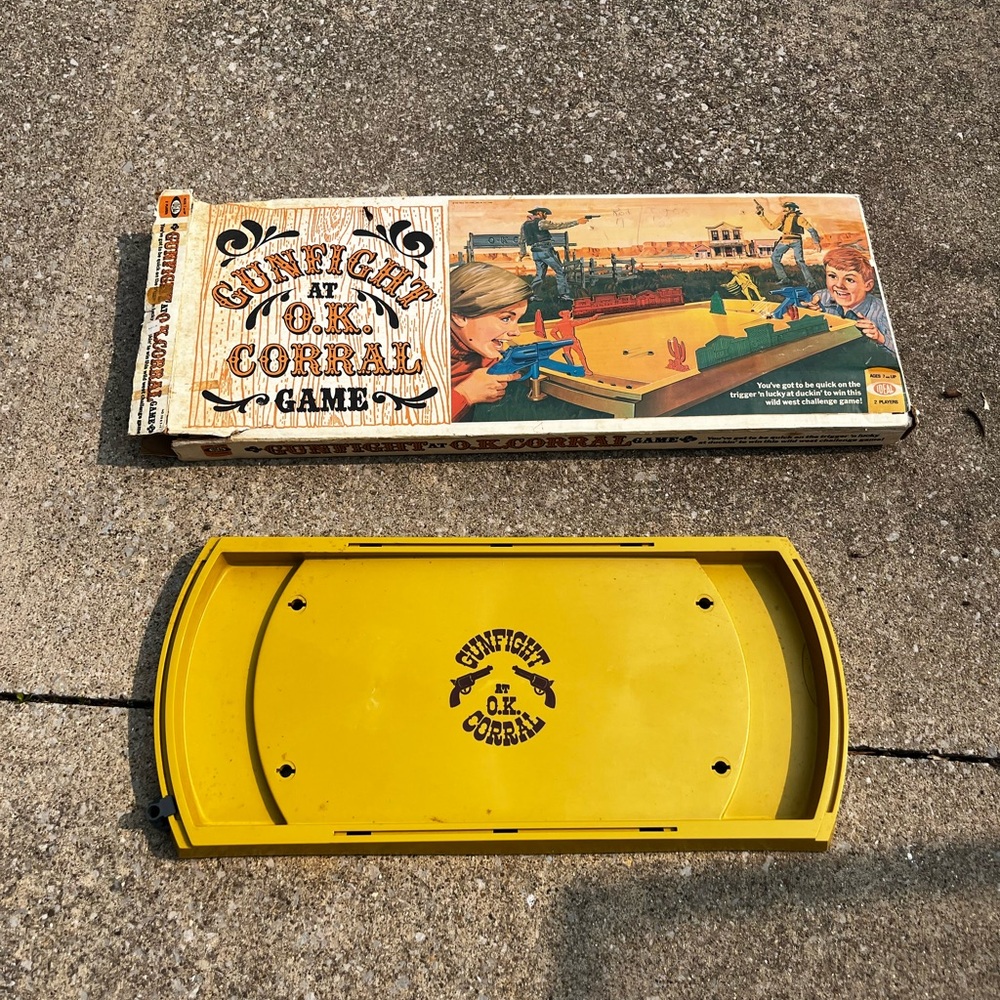 Vintage partial 1973 Ideal Gunfight Ok Corral Game Western Cowboy with Box